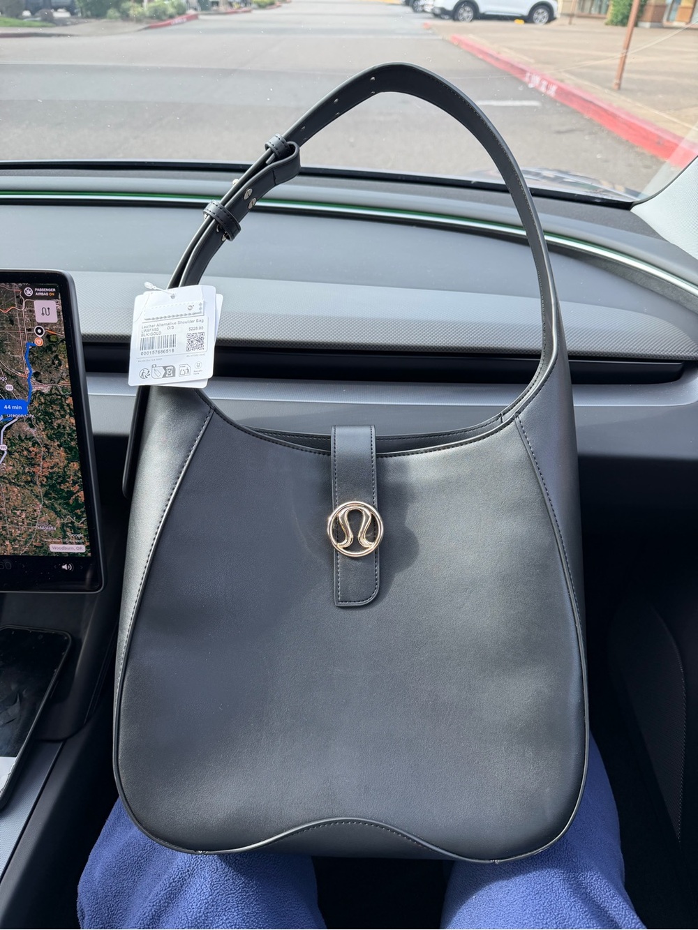 LULULEMON LEATHER ALTERNATIVE SHOULDER BAG 8L